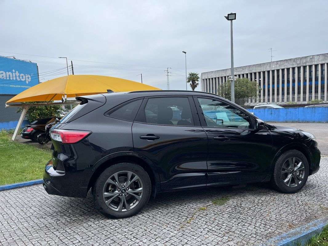 ford-kuga-2022-hibrido-a-gasolina-2488cc