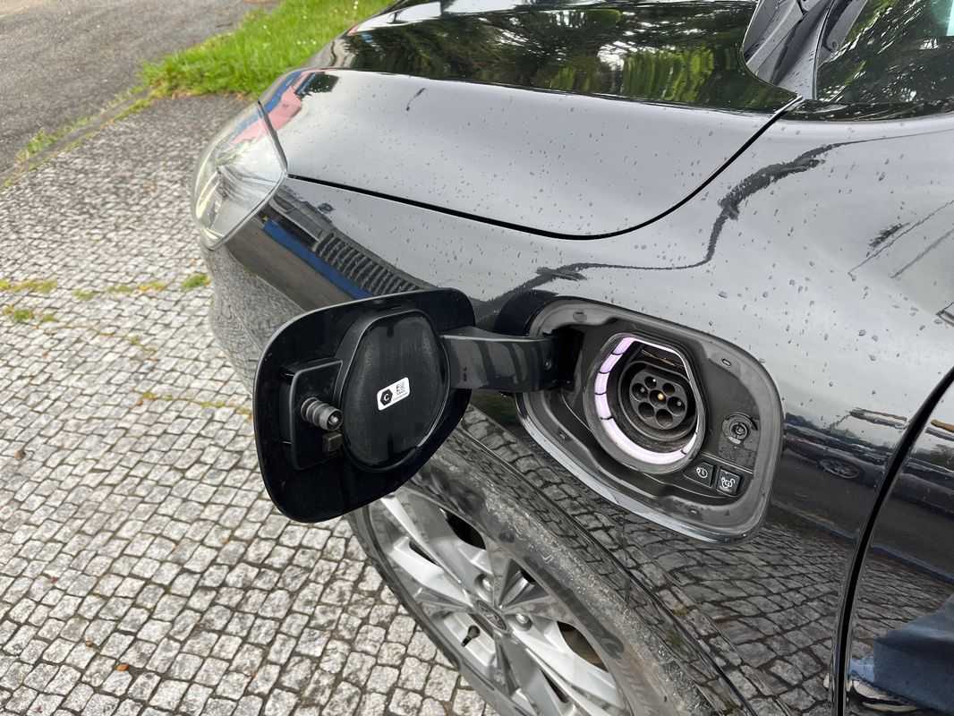 ford-kuga-2022-hibrido-a-gasolina-2488cc