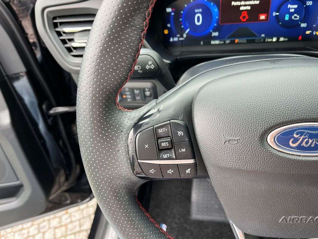 ford-kuga-2022-hibrido-a-gasolina-2488cc