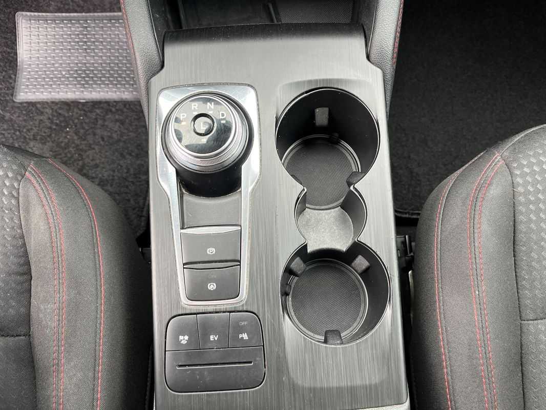 ford-kuga-2022-hibrido-a-gasolina-2488cc