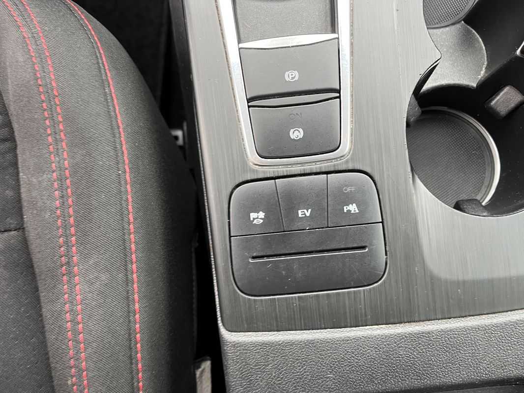 ford-kuga-2022-hibrido-a-gasolina-2488cc