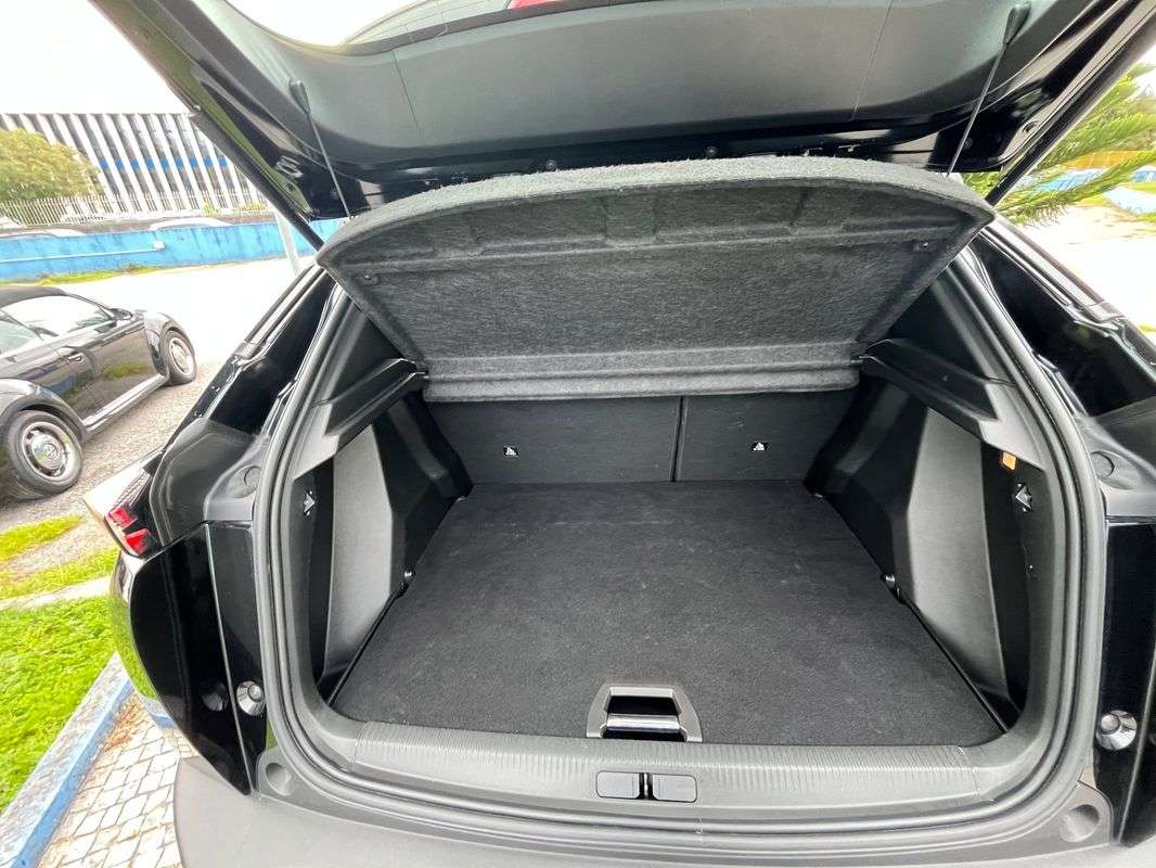 peugeot-2008-2021-diesel-1499cc