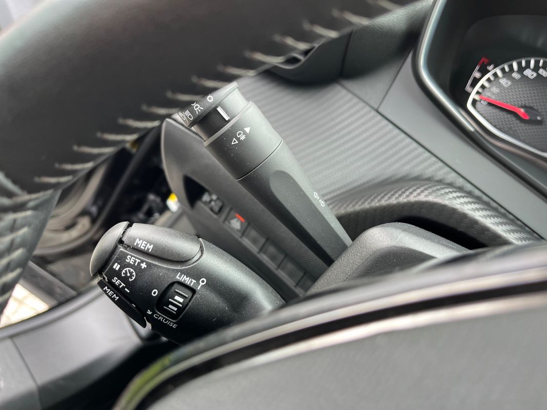 peugeot-2008-2021-diesel-1499cc