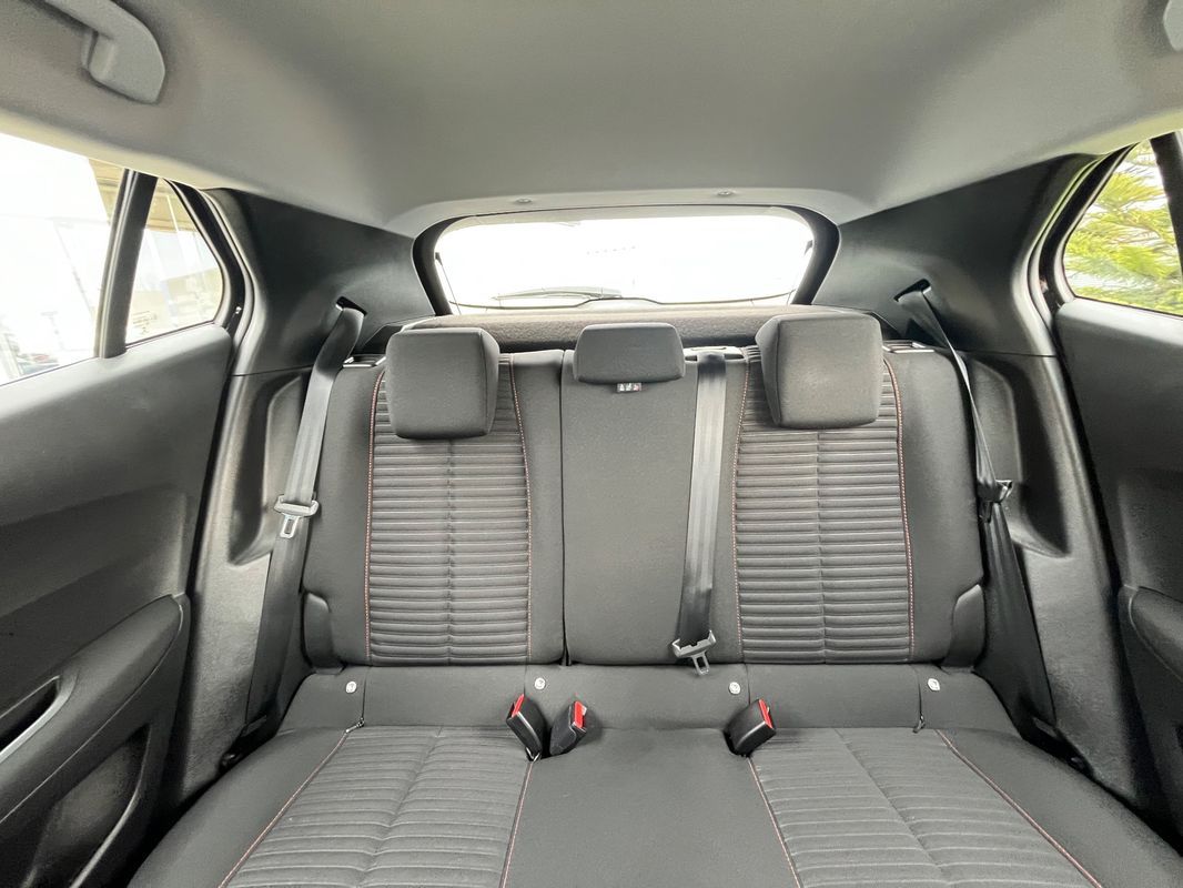 peugeot-2008-2021-diesel-1499cc