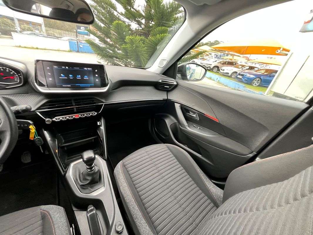 peugeot-2008-2021-diesel-1499cc