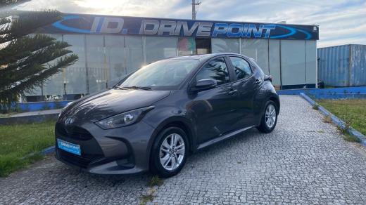 toyota-yaris-2022-hibrido-a-gasolina-1490cc