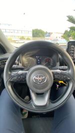 toyota-yaris-2022-hibrido-a-gasolina-1490cc