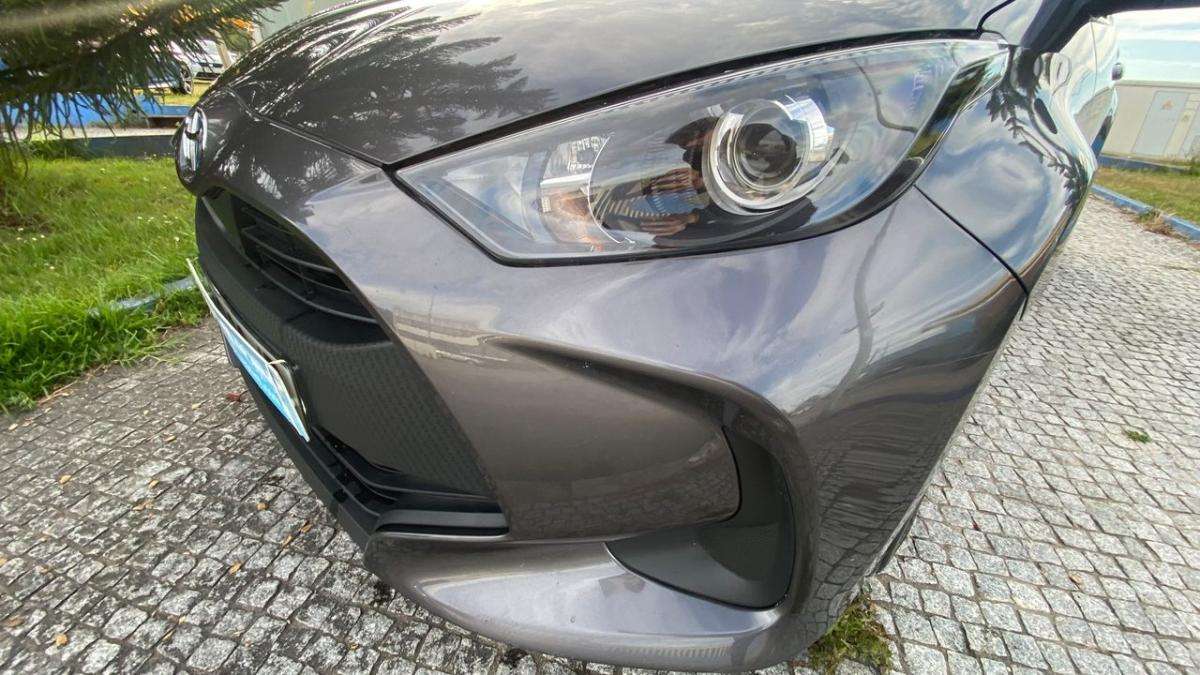 toyota-yaris-2022-hibrido-a-gasolina-1490cc