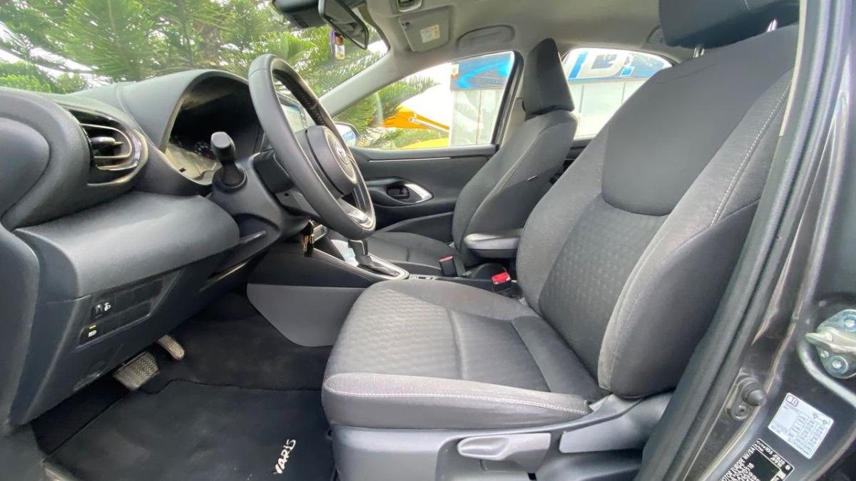 toyota-yaris-2022-hibrido-a-gasolina-1490cc