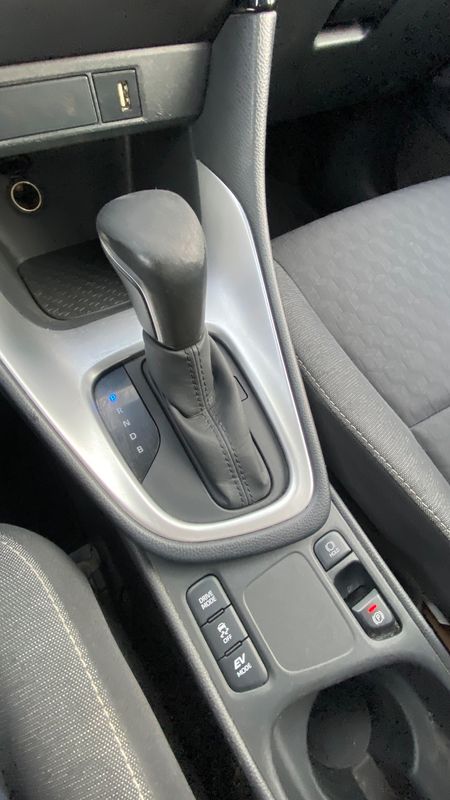 toyota-yaris-2022-hibrido-a-gasolina-1490cc