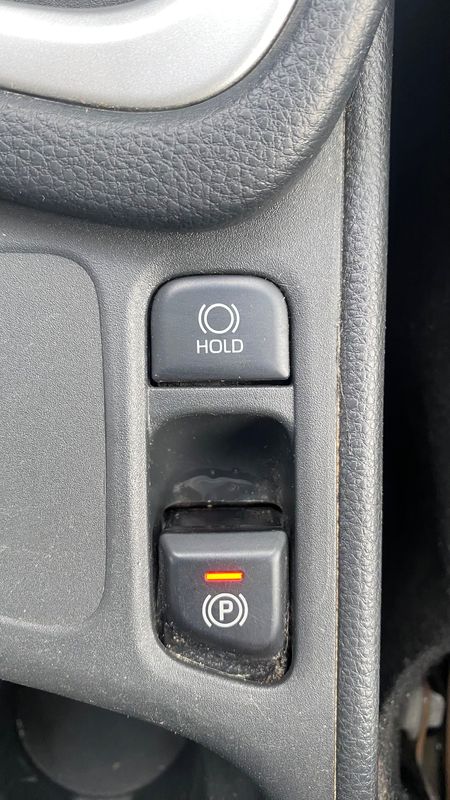 toyota-yaris-2022-hibrido-a-gasolina-1490cc