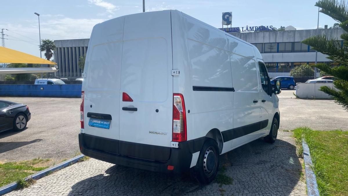 renault-master-2023-diesel-2299cc