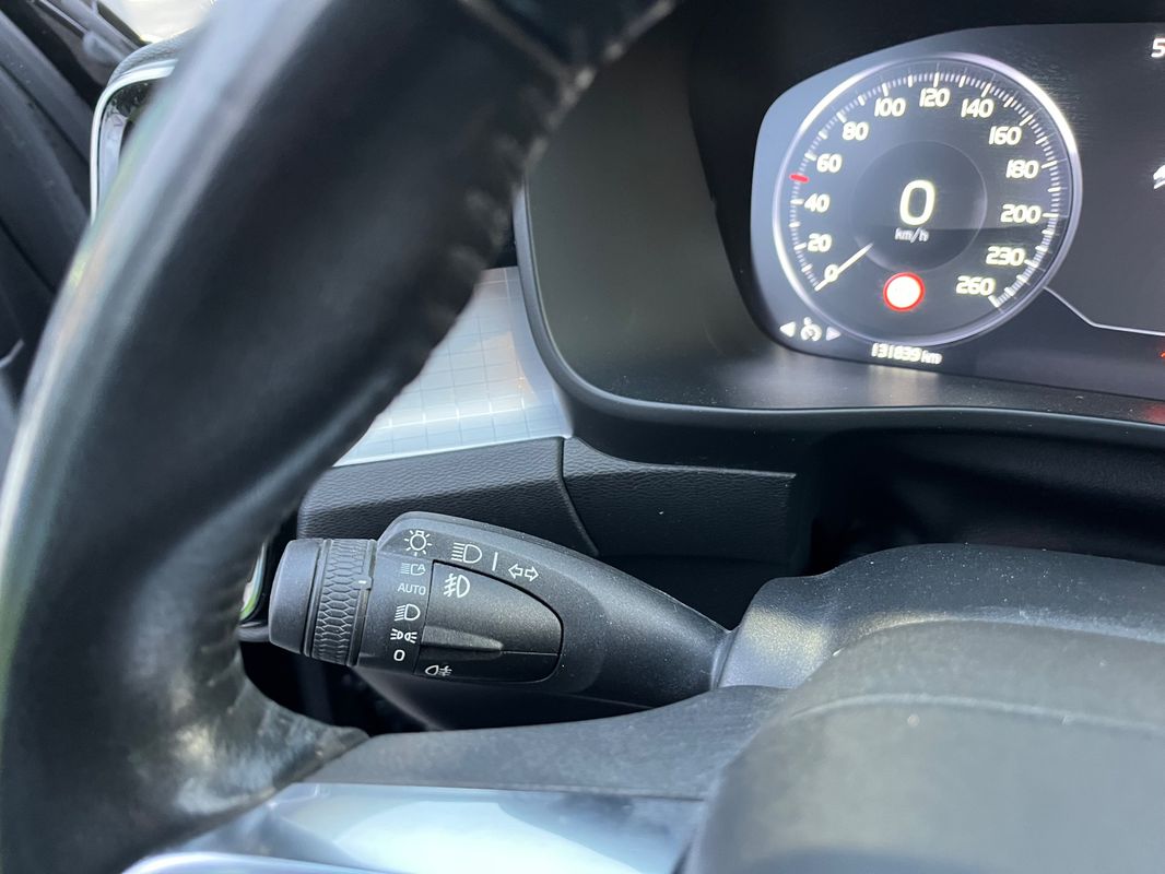 volvo-xc40-2020-hibrido-a-gasolina-1477cc