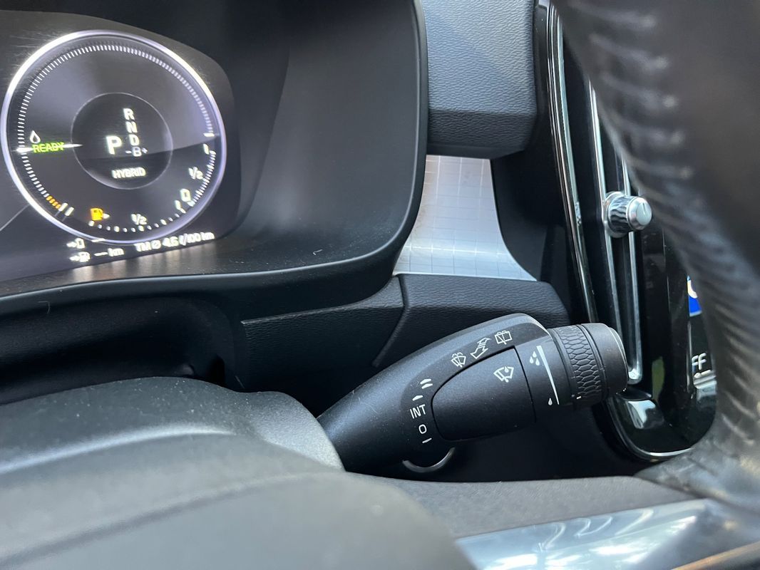 volvo-xc40-2020-hibrido-a-gasolina-1477cc