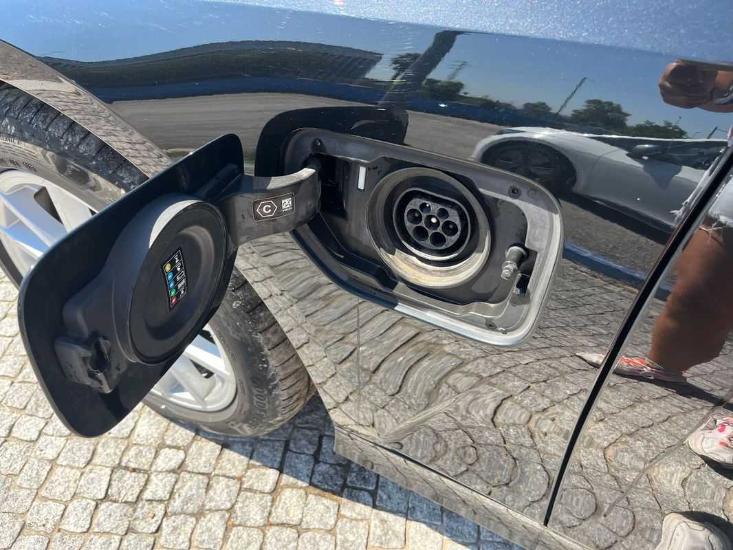 bmw-serie-3-2021-hibrido-a-gasolina-1998cc