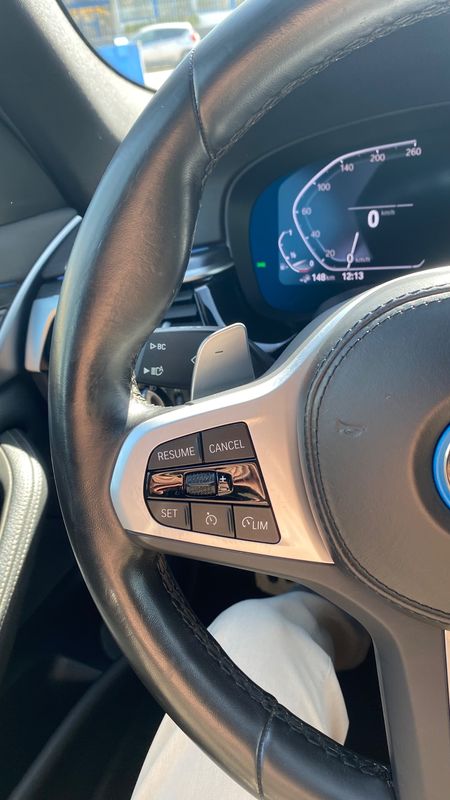 bmw-serie-5-2022-hibrido-a-gasolina-1998cc