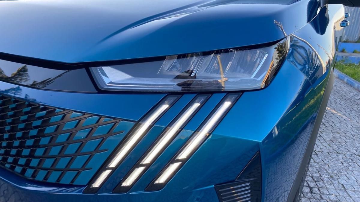 peugeot-e-3008-2024-eletrico-0cc