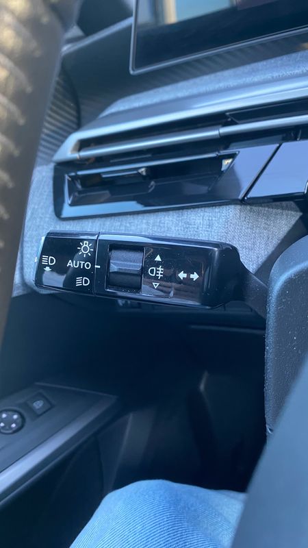 peugeot-e-3008-2024-eletrico-0cc