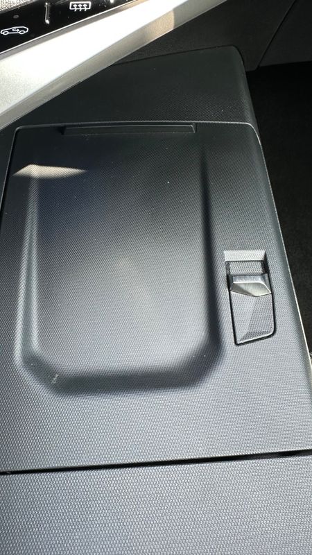peugeot-e-3008-2024-eletrico-0cc