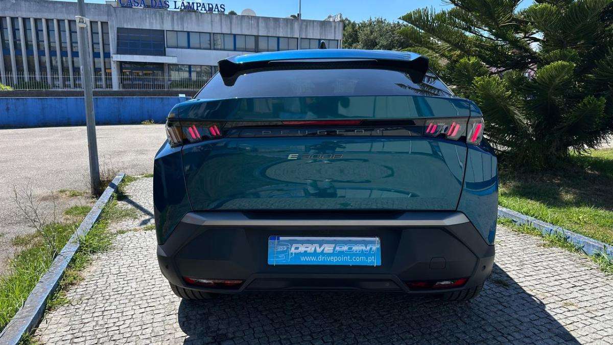 peugeot-e-3008-2024-eletrico-0cc