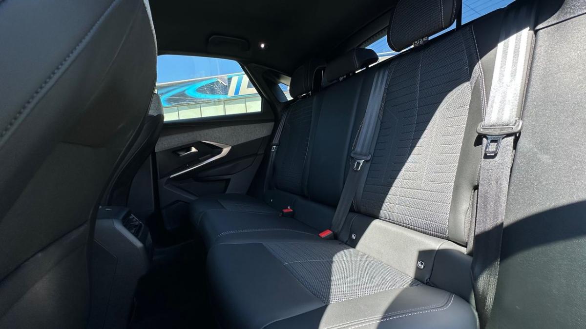 peugeot-e-3008-2024-eletrico-0cc