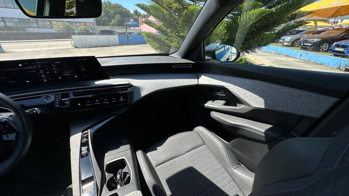 peugeot-e-3008-2024-eletrico-0cc