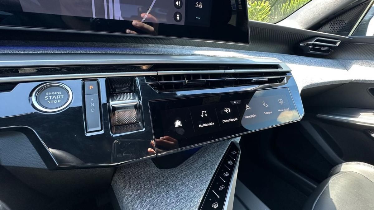 peugeot-e-3008-2024-eletrico-0cc