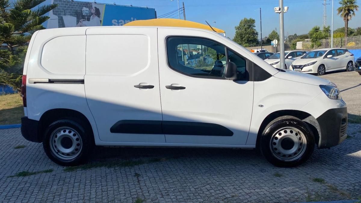 fiat-doblo-2023-diesel-1499cc