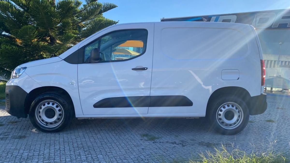 fiat-doblo-2023-diesel-1499cc