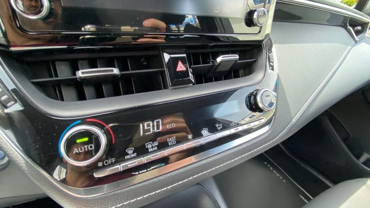 toyota-corolla-2021-hibrido-a-gasolina-1798cc