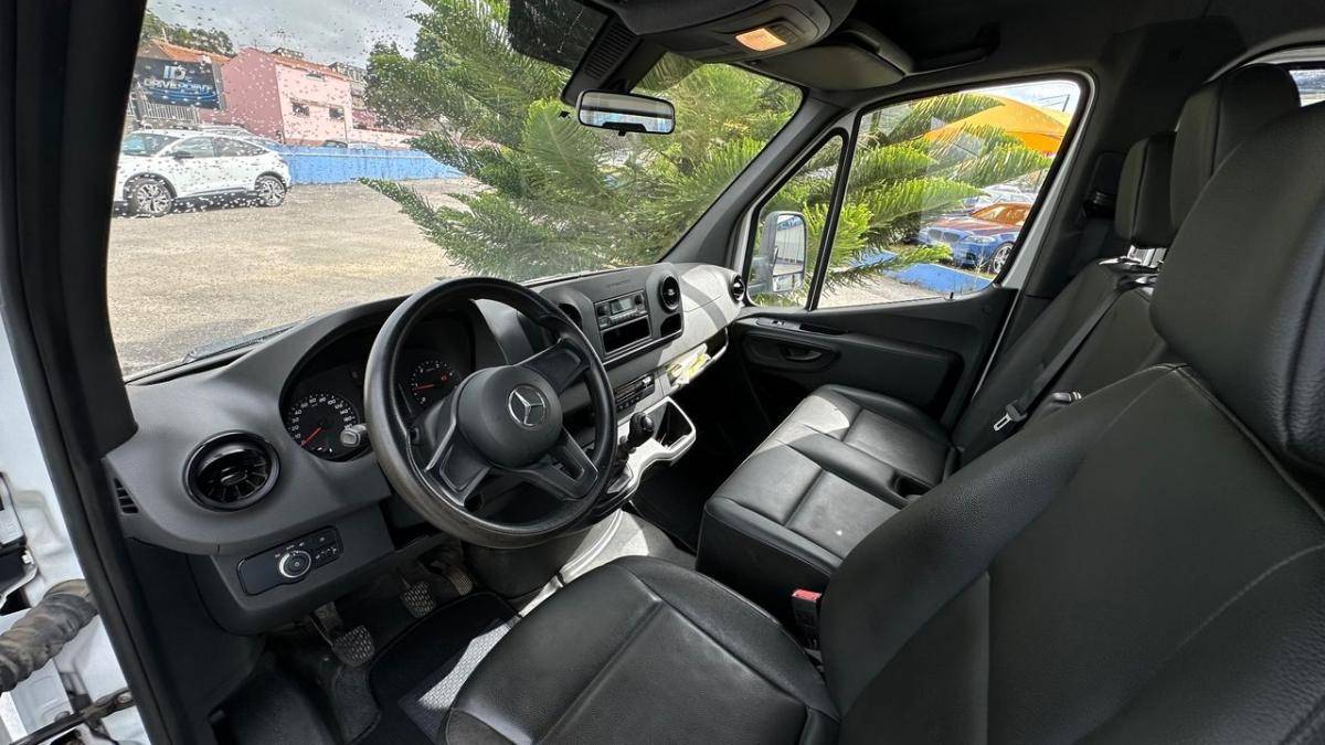 mercedes-benz-sprinter-2022-diesel-1950cc