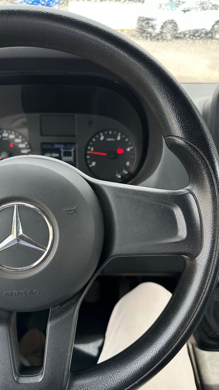 mercedes-benz-sprinter-2022-diesel-1950cc