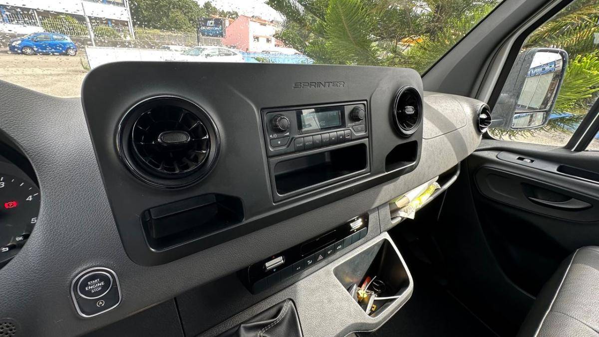 mercedes-benz-sprinter-2022-diesel-1950cc