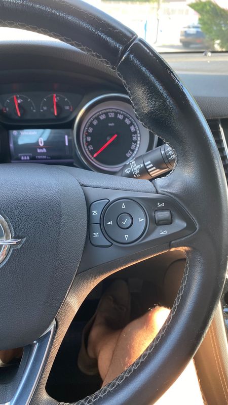 opel-astra-sport-tourer-2018-gasolina-999cc