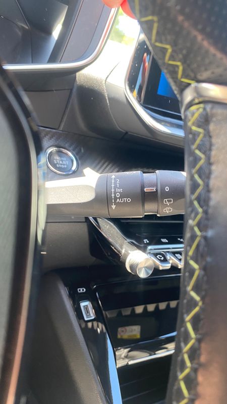 peugeot-208-2022-diesel-1499cc