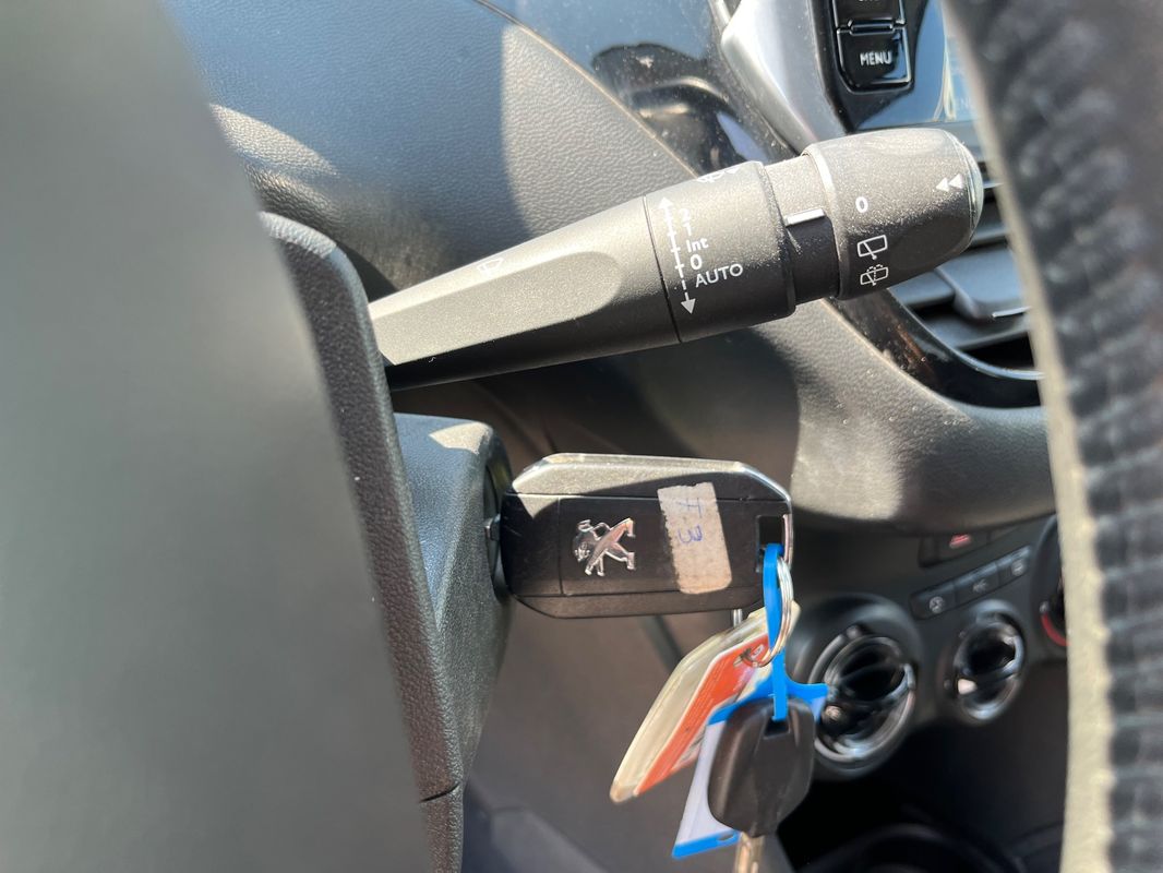 peugeot-208-2019-gasolina-1199cc
