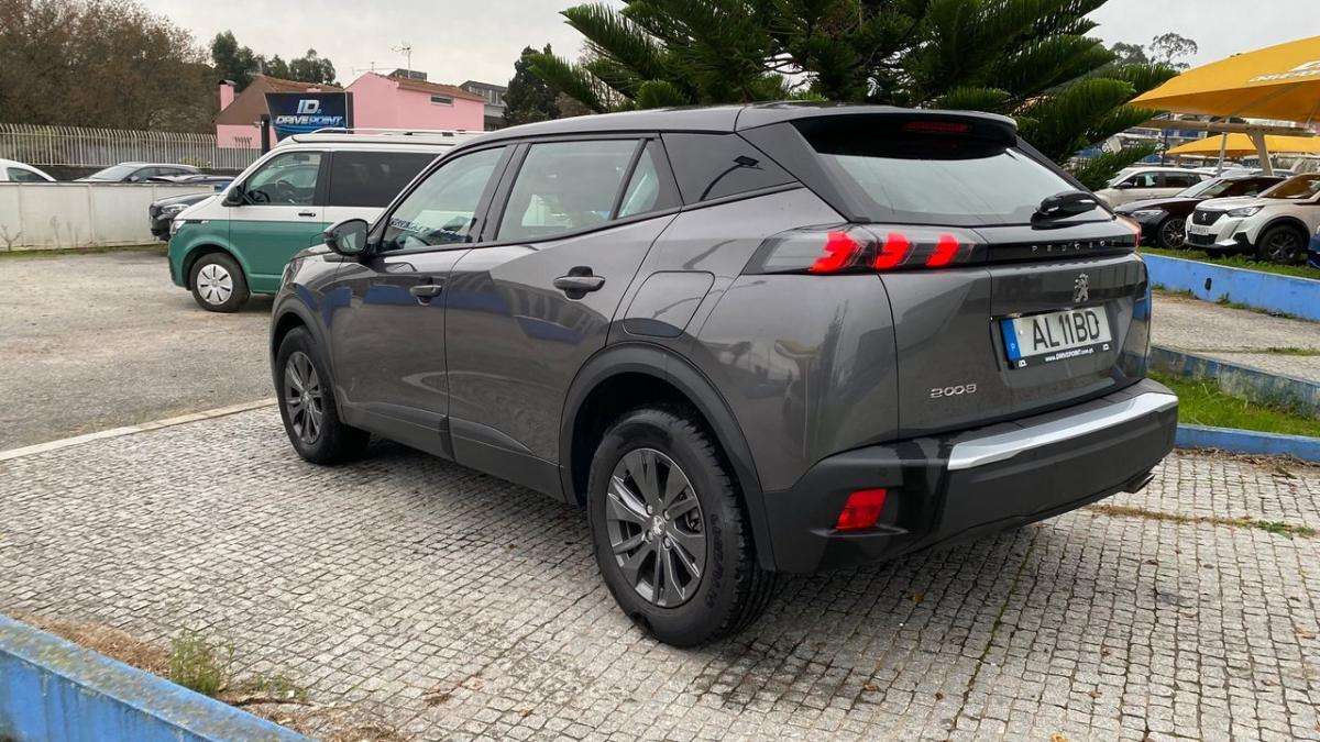 peugeot-2008-2021-diesel-1499cc