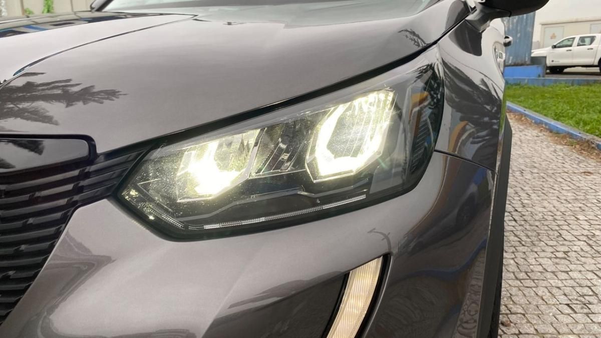 peugeot-2008-2021-diesel-1499cc
