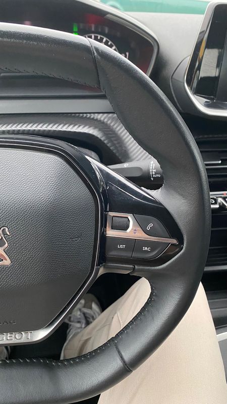 peugeot-2008-2021-diesel-1499cc