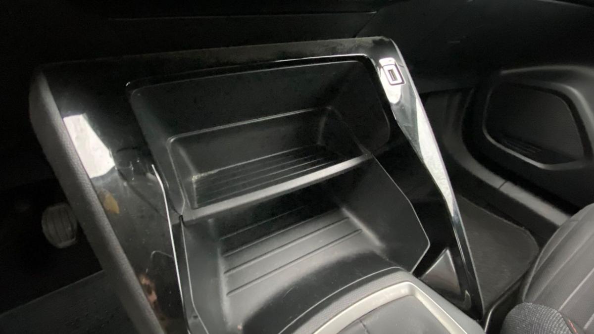 peugeot-2008-2021-diesel-1499cc