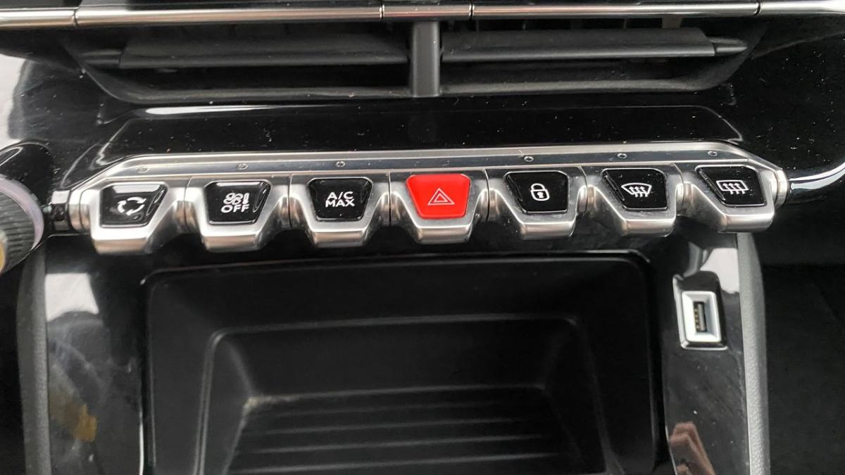 peugeot-2008-2021-diesel-1499cc
