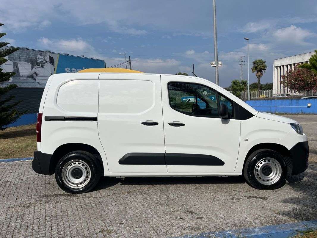 citroen-berlingo-2022-diesel-1499cc
