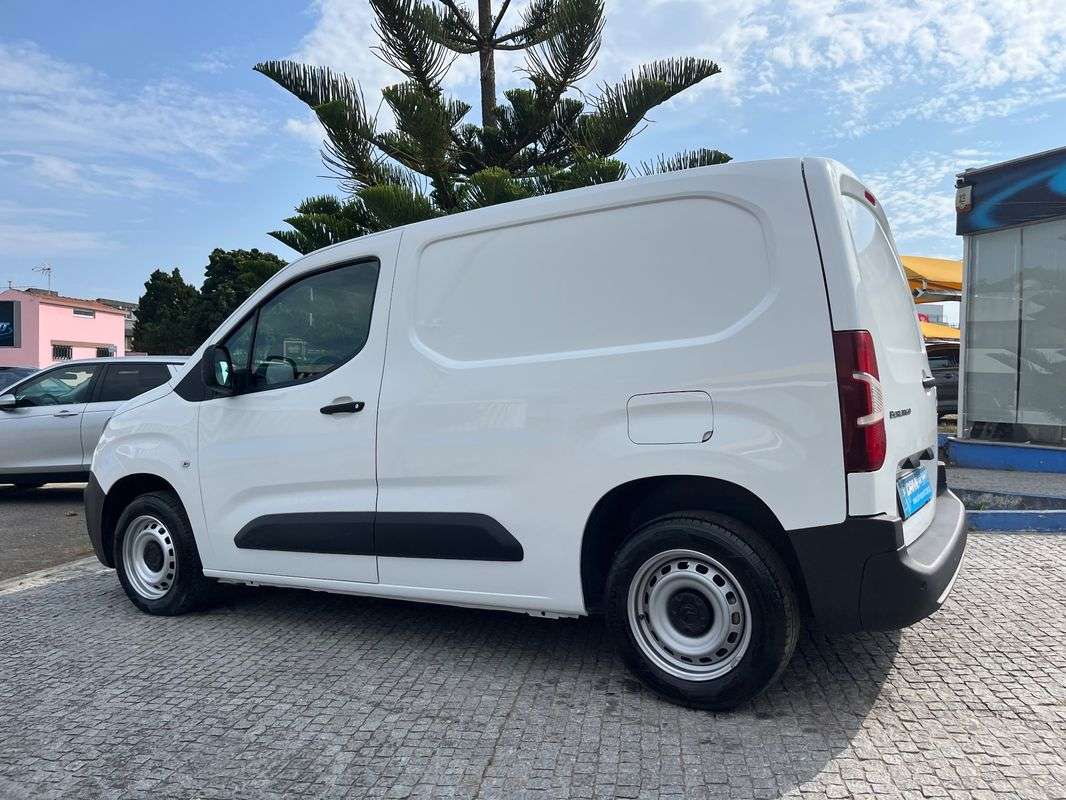 citroen-berlingo-2022-diesel-1499cc