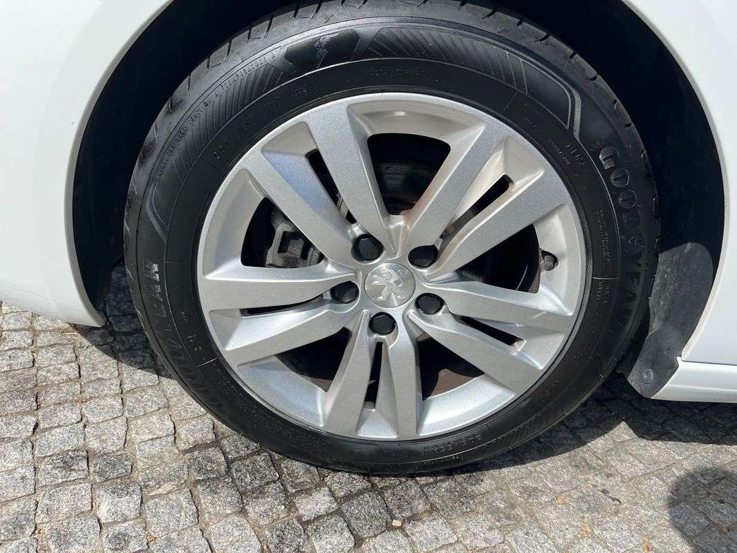 peugeot-308-2019-diesel-1499cc