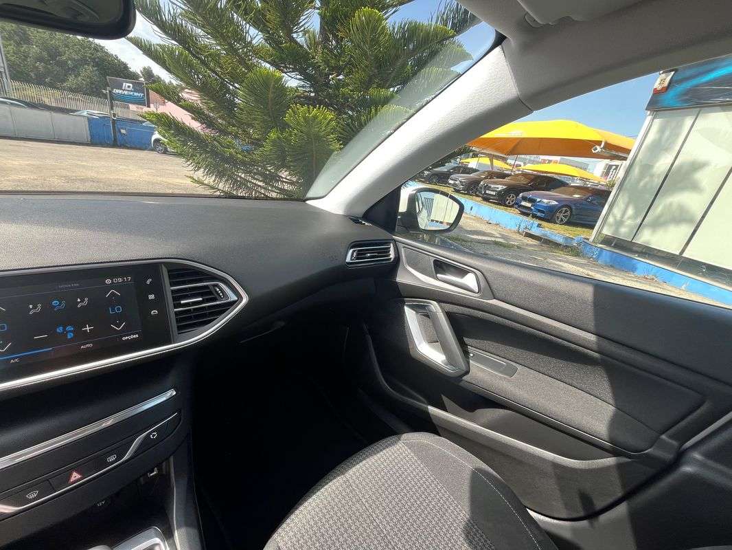 peugeot-308-2019-diesel-1499cc
