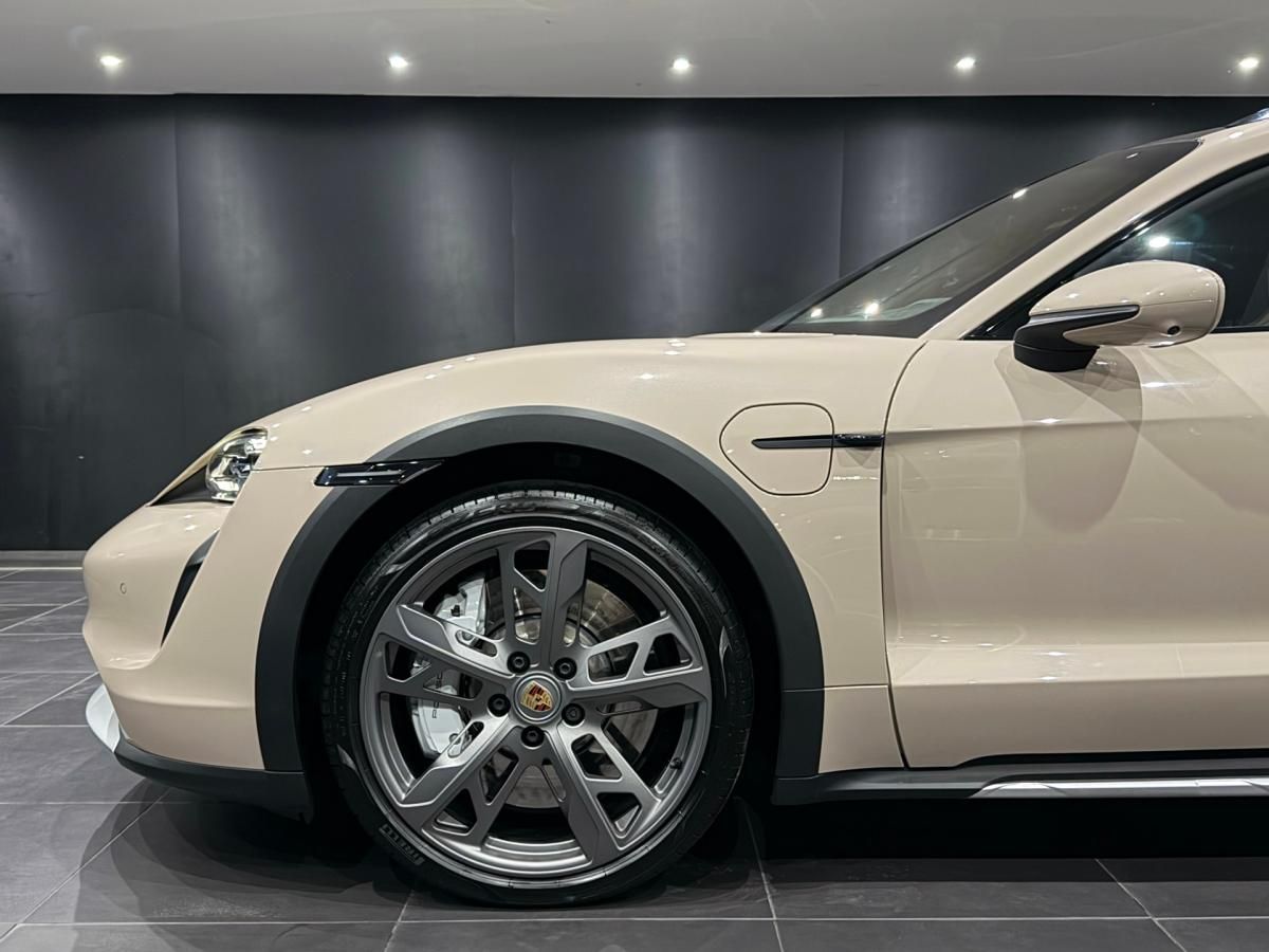 porsche-taycan-2023-eletrico-500cc