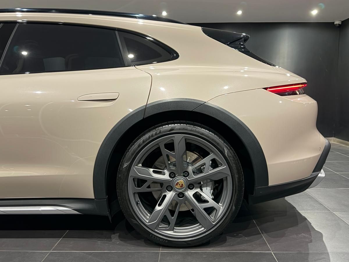 porsche-taycan-2023-eletrico-500cc