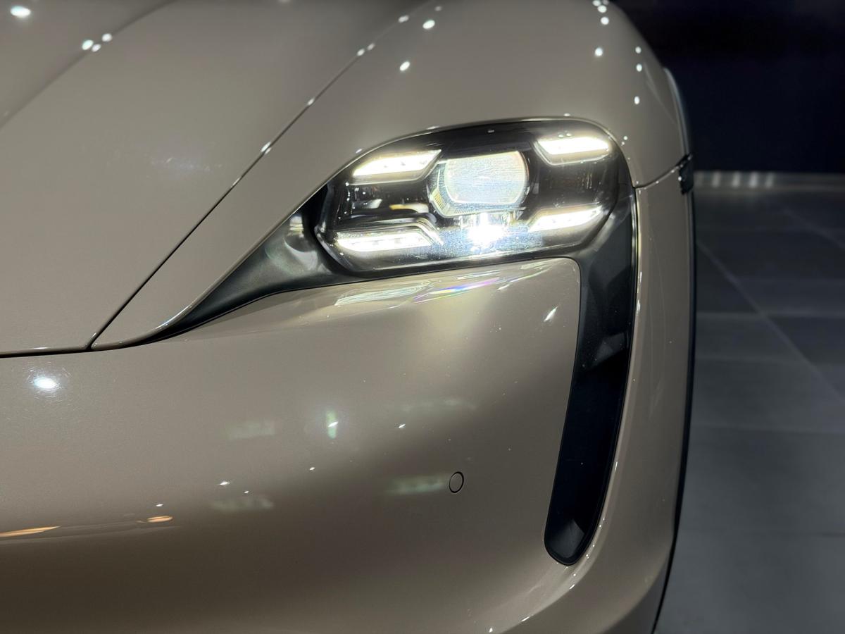 porsche-taycan-2023-eletrico-500cc