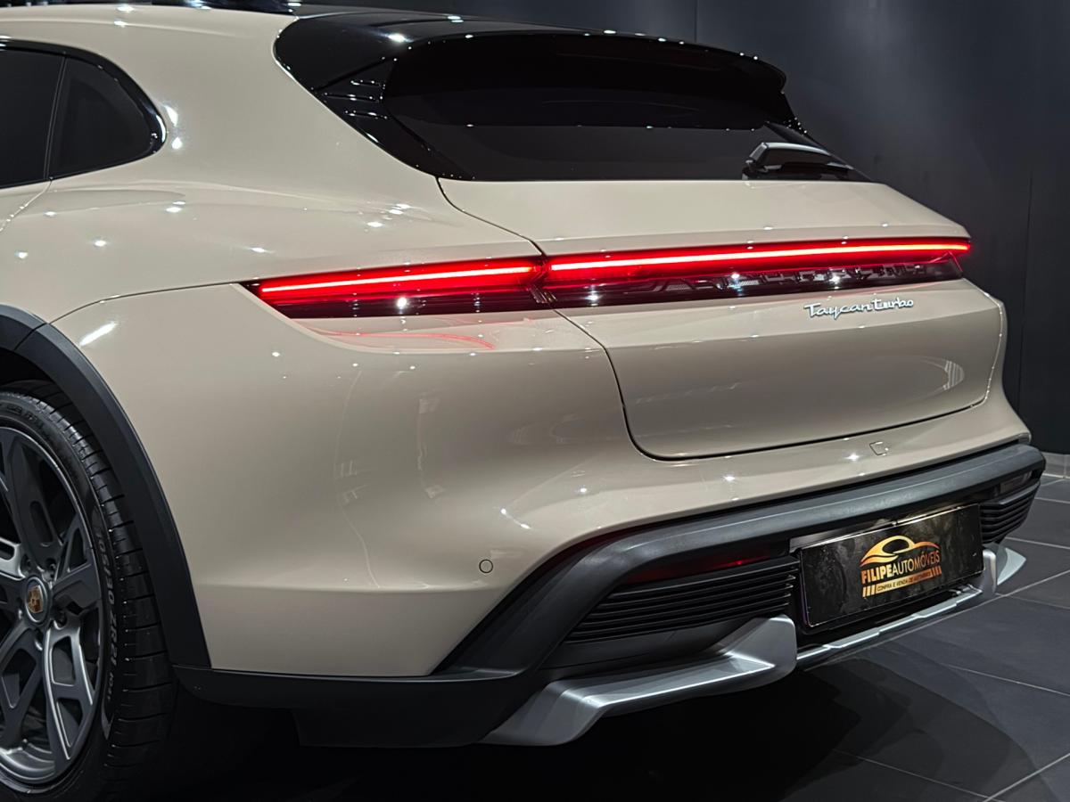 porsche-taycan-2023-eletrico-500cc