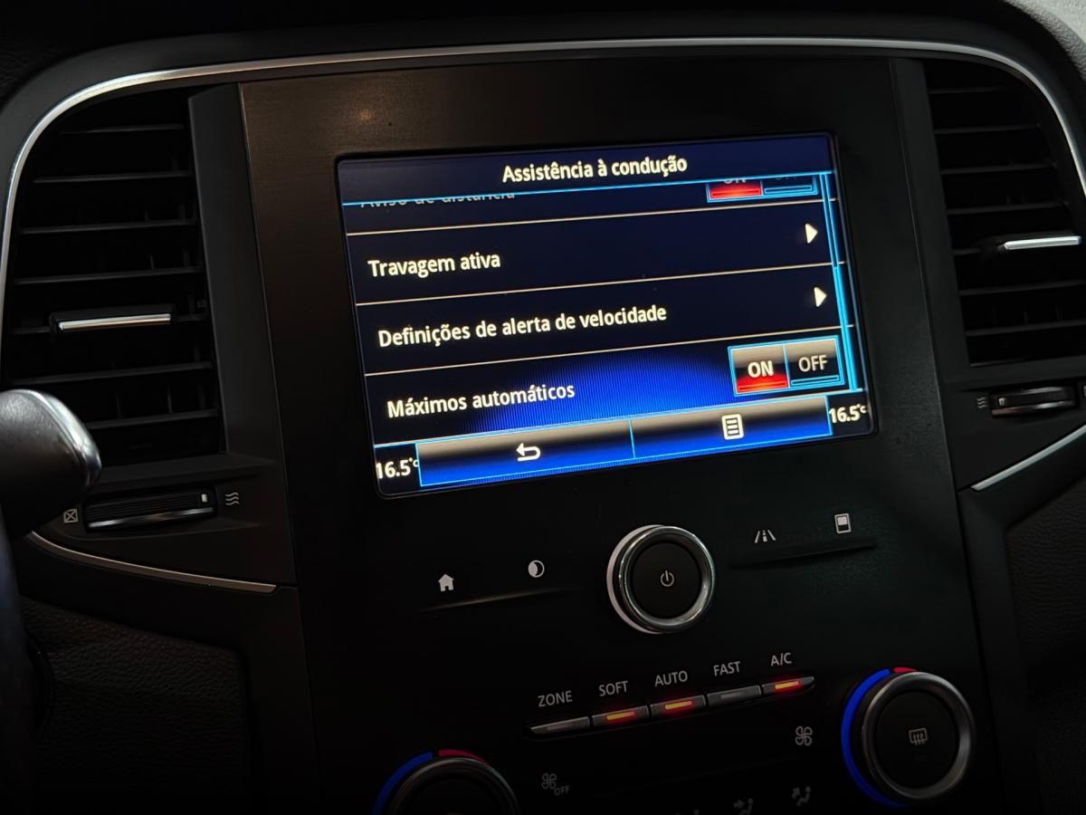 renault-megane-sport-tourer-2016-diesel-1461cc